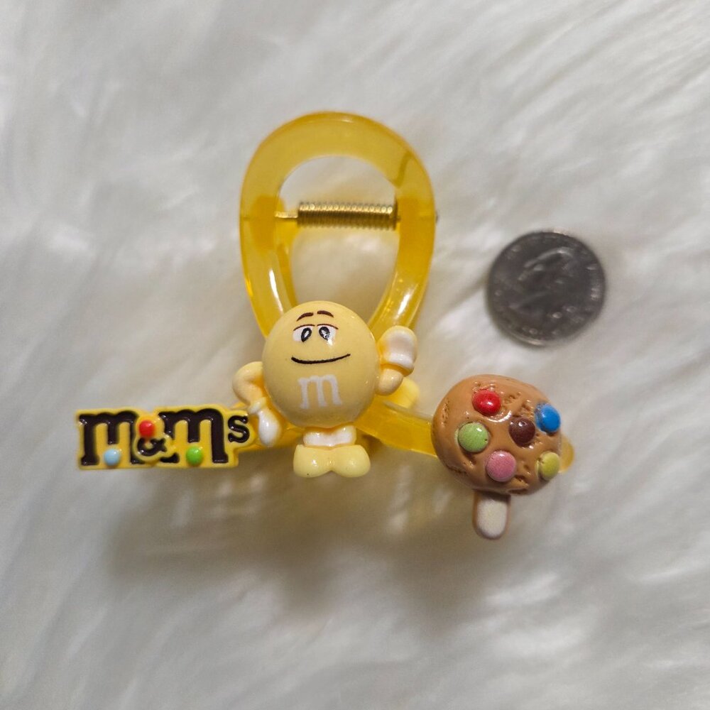 Peanut M&M Claw Clip - Picture 3 of 5
